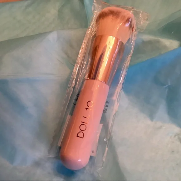 Doll 10 Foundation and Blush Brush with Pink Handle - Picture 1 of 4